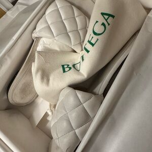 Bottega Veneta Cream Quilted Slides size 37